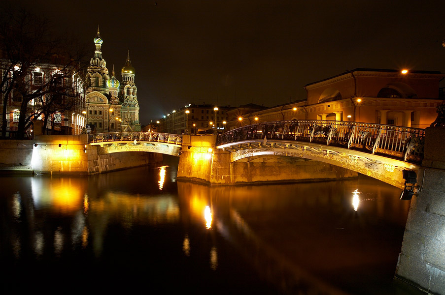 10 2010 санкт петербург. Поцелуев мост в Санкт-Петербурге. Поцелуев мост Питер. Питер поцелуев мост фото. Поцелуев мост в Санкт-Петербурге вечером.